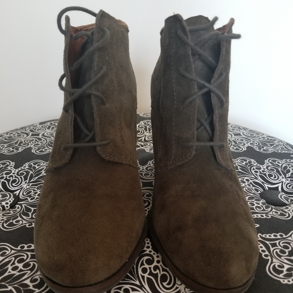 Lucky brand olive color Booties  lace up